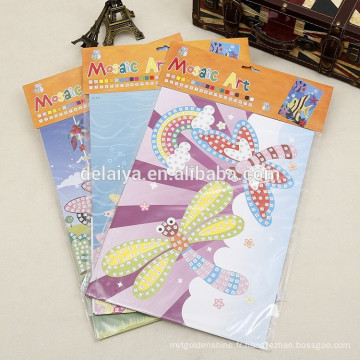 Images collantes de mosaïque de couleur, jouet d&#39;âge préscolaire pour des enfants